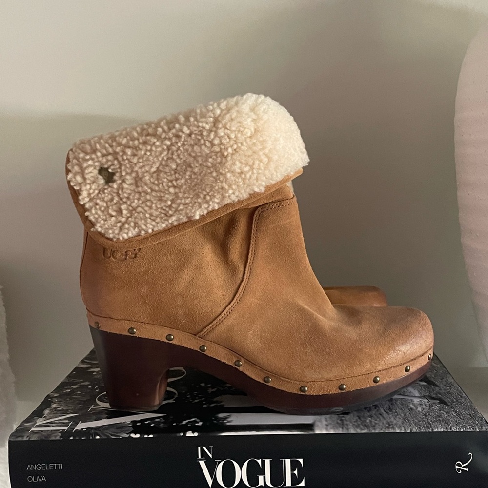 Ugg Tan Lynnea Heeled Ankle Booties with Sherpa Trim